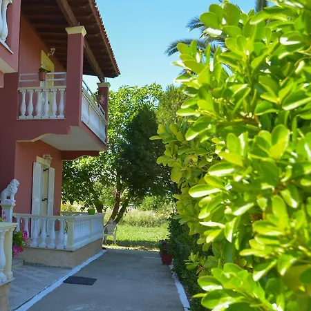 Giannis And Fridas Garden * Sidari (Corfu)
