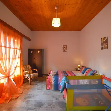 Giannis And Fridas Garden Sidari (Corfu)